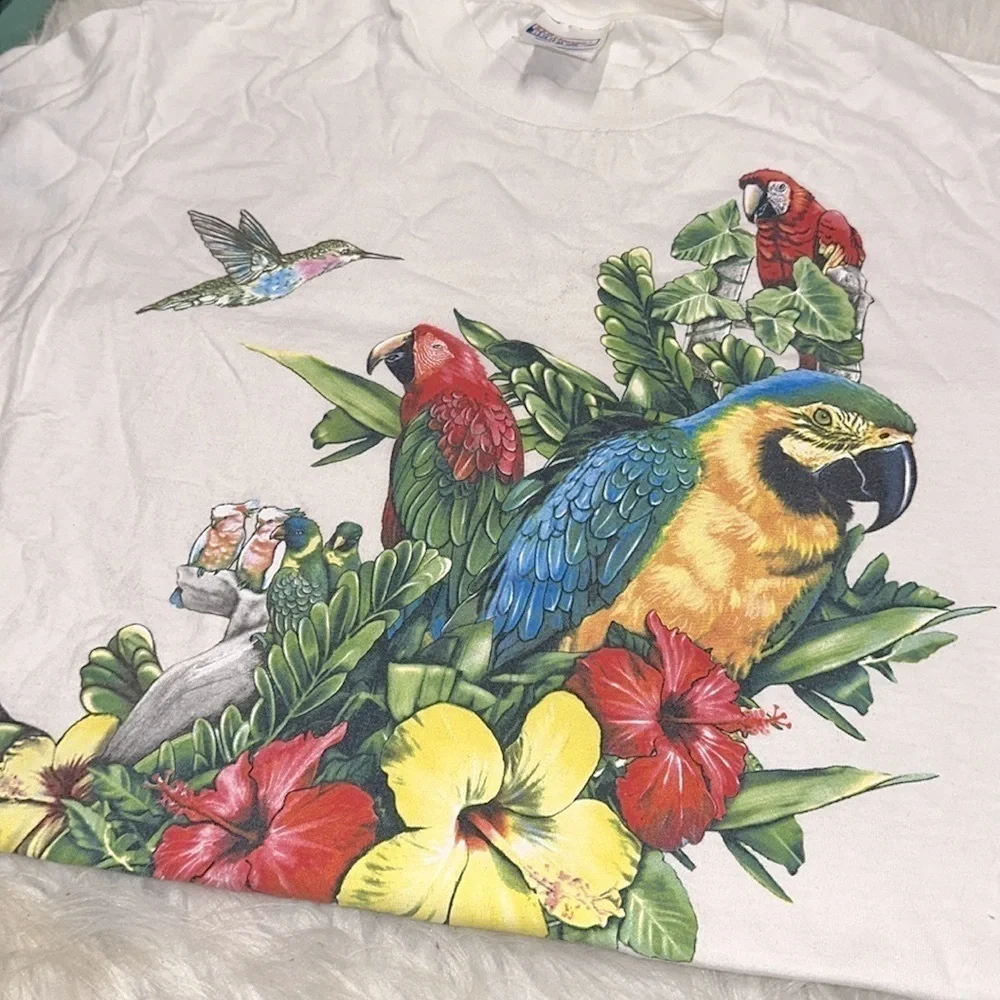 Wild Adventures Blue and Red Bird Print Shirt size medium Valdosta Georgia
